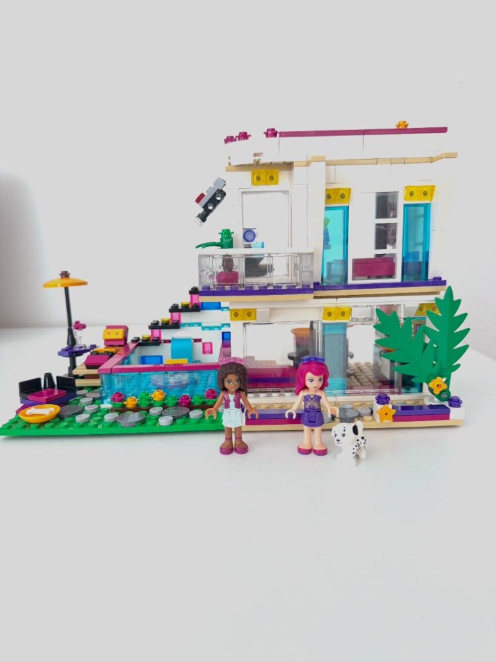 LEGO Friends Livi's Pop Star House  (#41135, 597 pieces) - Retired